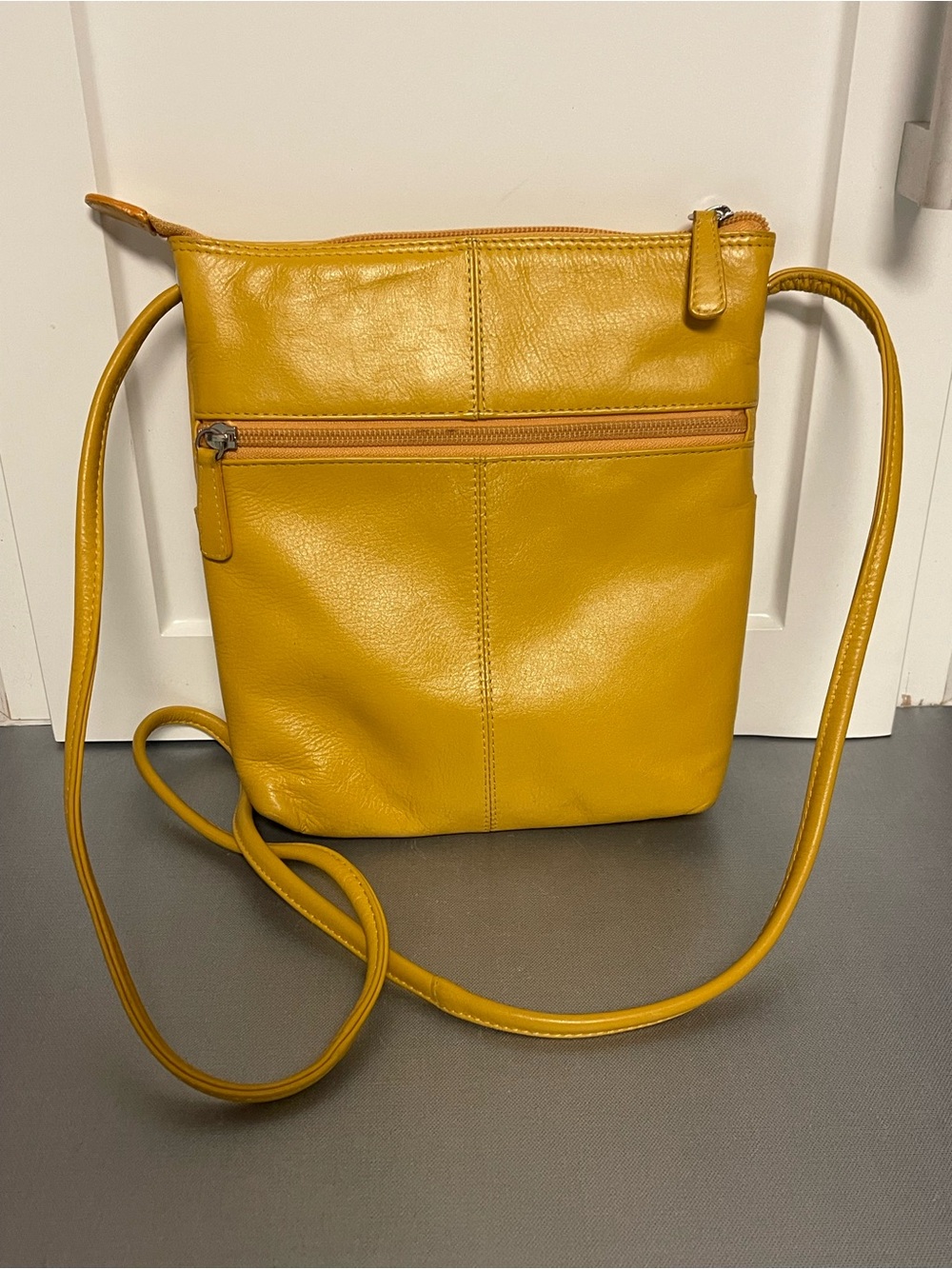 ILI New York Women’s Mustard Yellow Leather Crossbody Bag 9”T x 7.5”W x 1.5”D